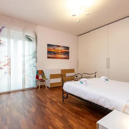 Appartamento Al Colonnato - Vicinissimo Al Centro, Ideale Per Famiglie E Gruppi Di Amici Verona Exterior photo